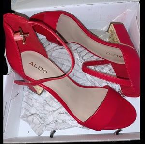 Cant wear high heels anymore my feet gave up lol